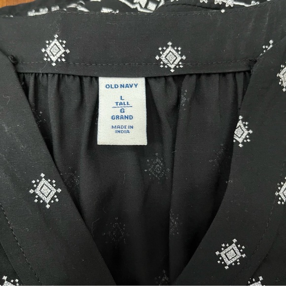 Women’s dress - Picture 3 of 3